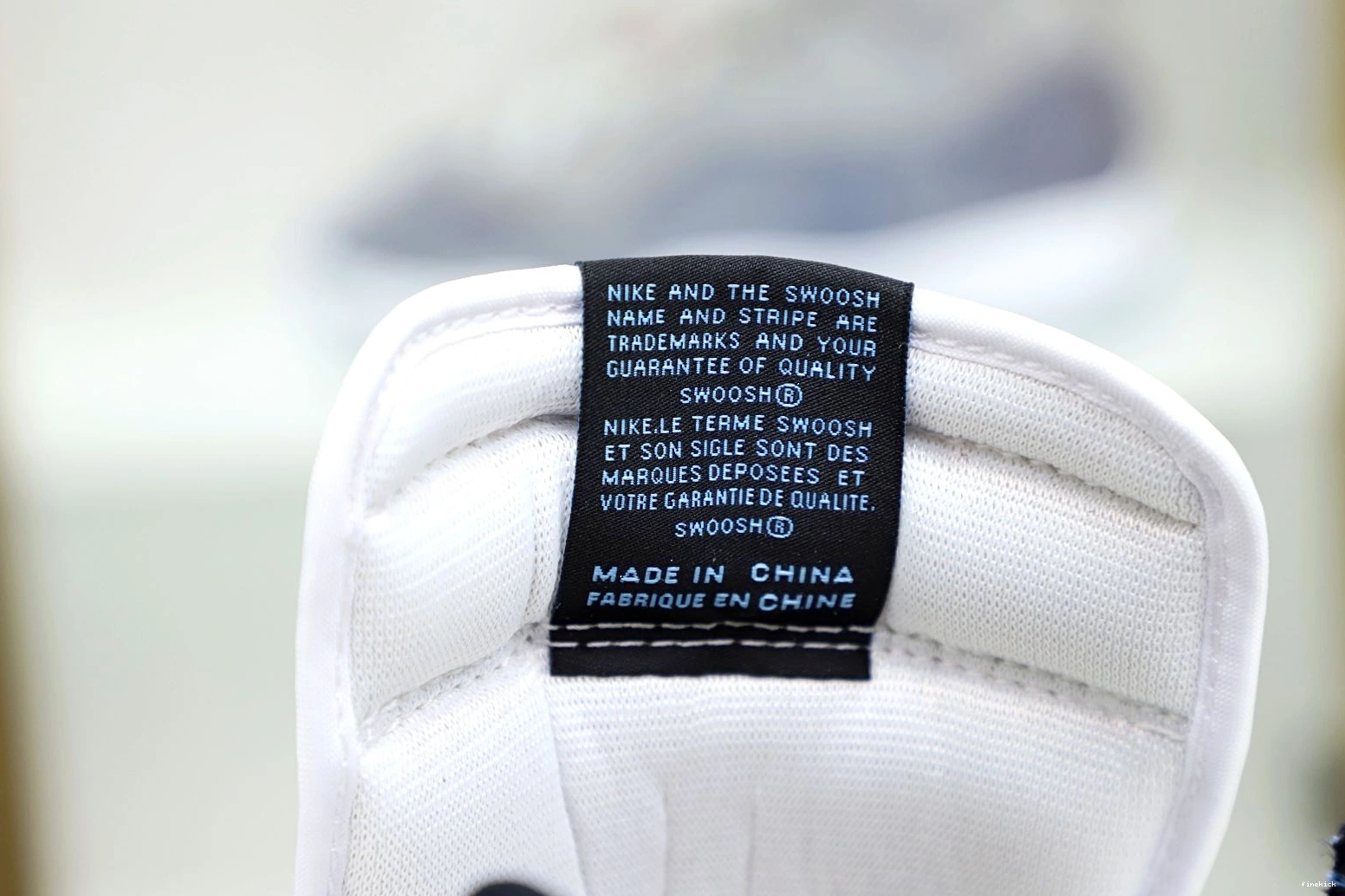 1 'UNIVERSITY HIGH JORDAN OG RETRO AIR 0211